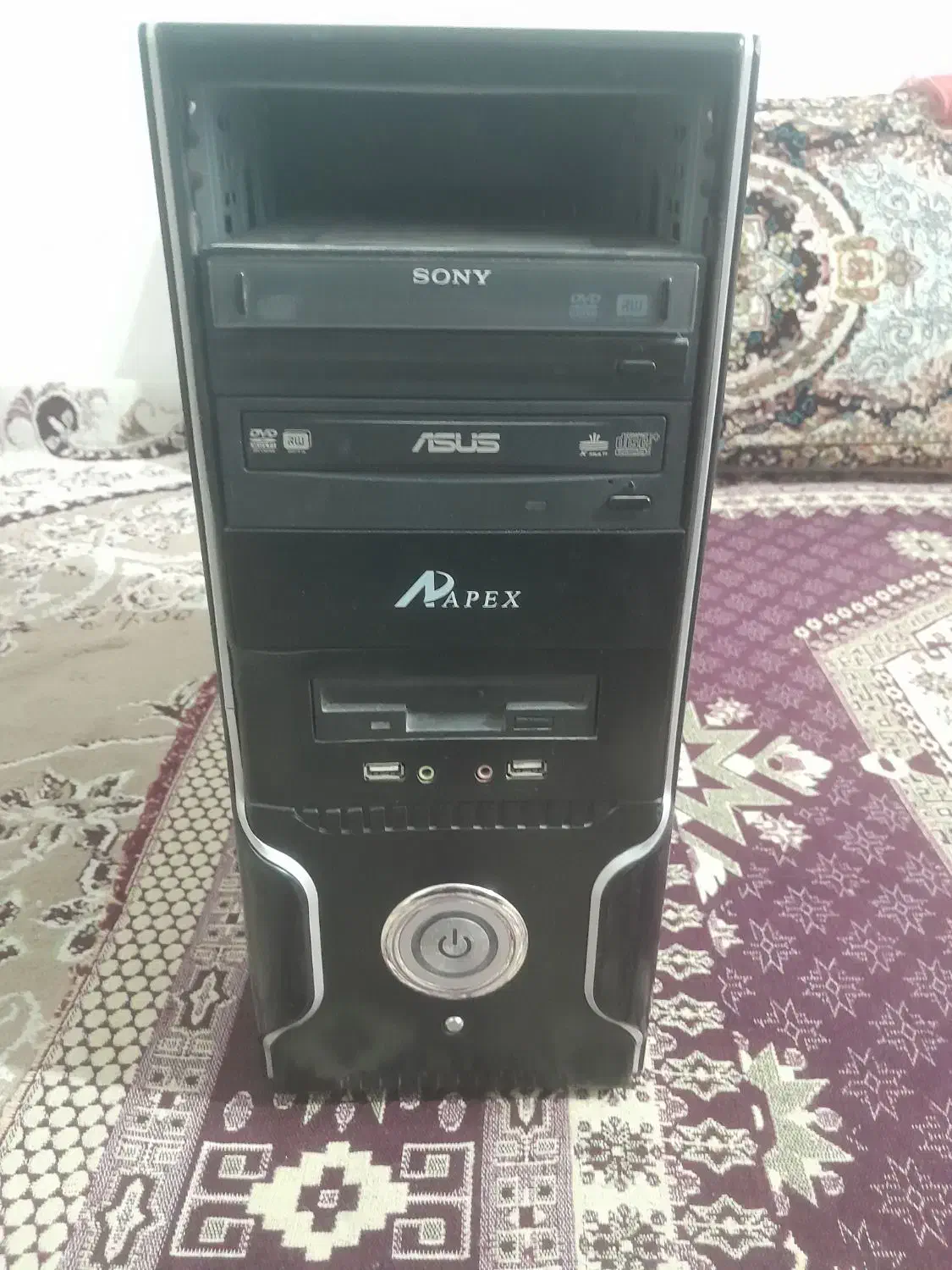 یک دستگاه کامپیوتر|رایانه رومیزی|ملایر, |دیوار