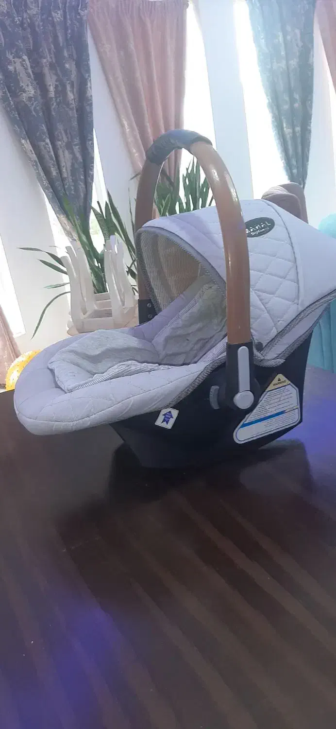 تخت ننو و کریر  در حد نو|تخت و صندلی بچه|رشت, کوی حسینی|دیوار