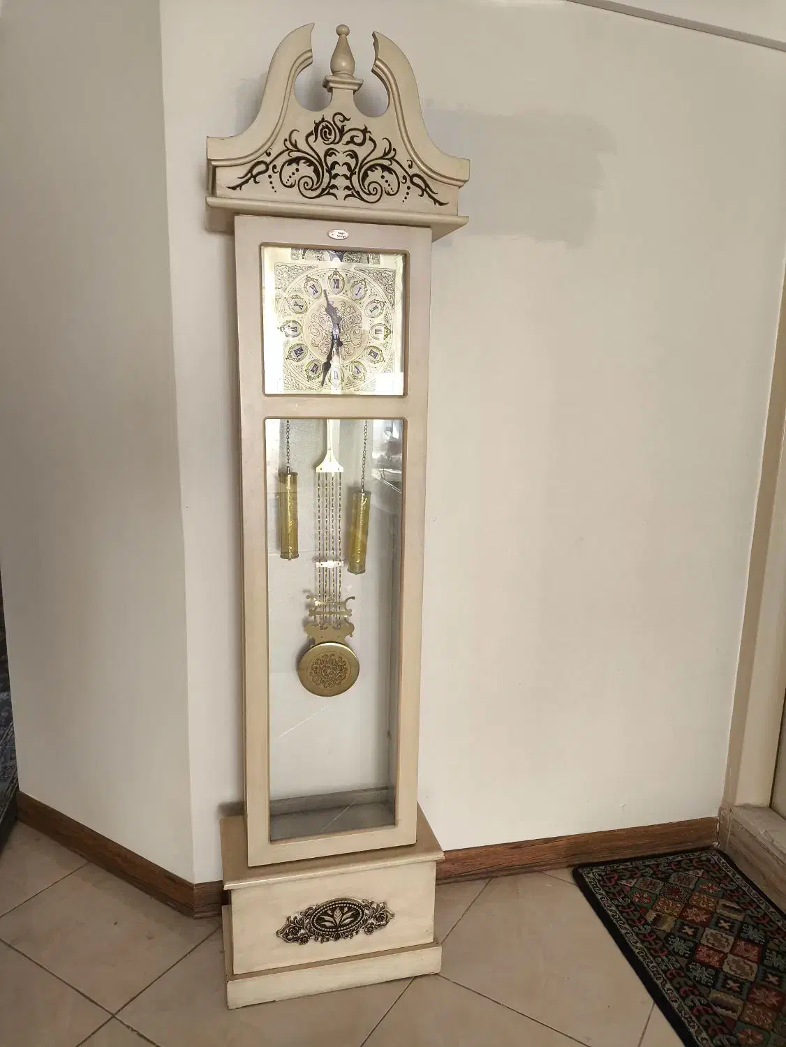 ساعت ایستاده|ساعت دیواری و تزئینی|ری, شهادت|دیوار