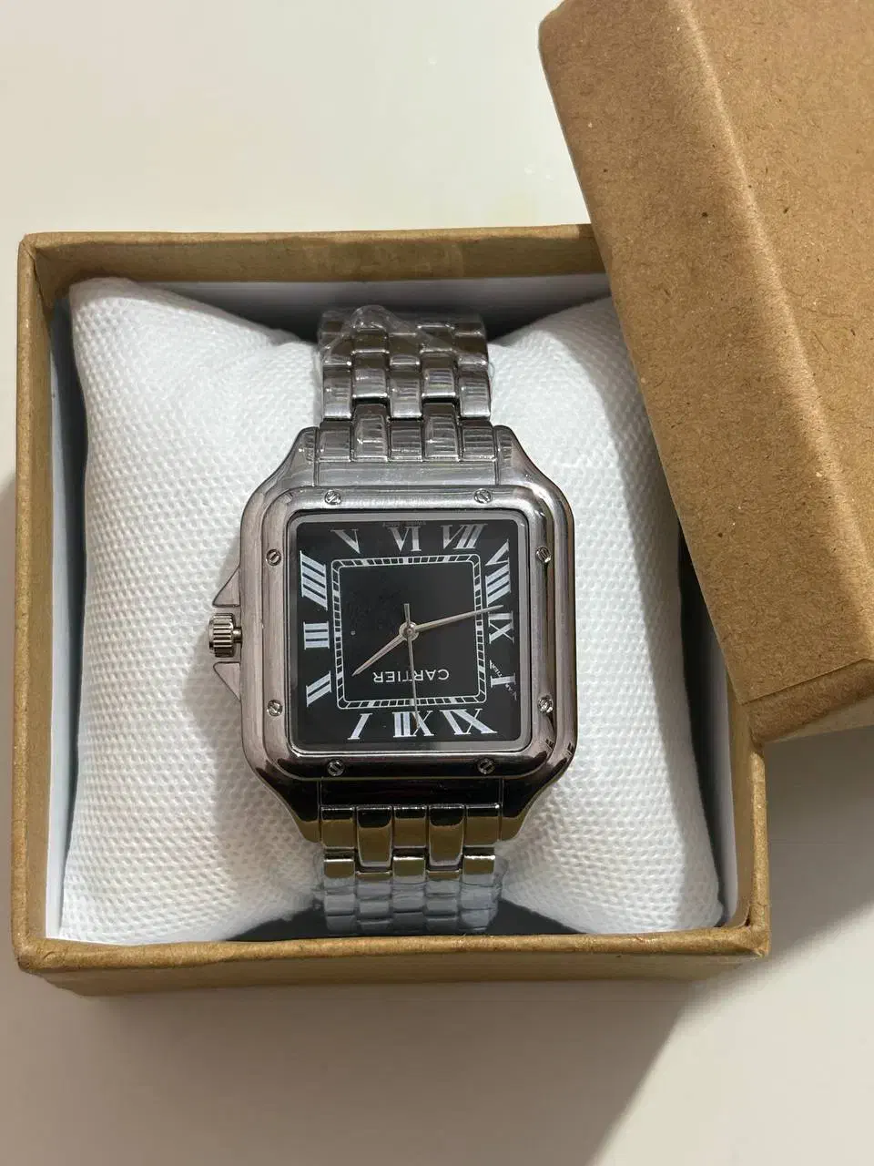 ساعت مچی نو|ساعت|شیراز, بعثت|دیوار