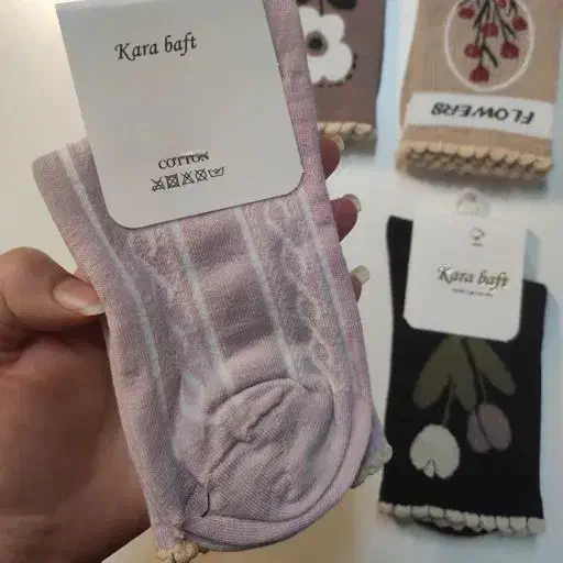 جوراب ساقدار|لباس|مشهد, رسالت|دیوار