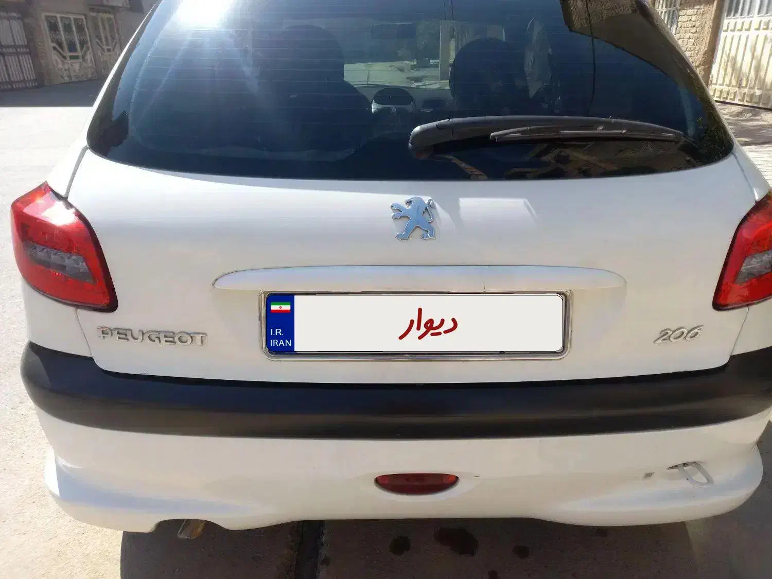 پژو۲۰۶|خودرو سواری و وانت|شیراز, شهرک صدا و سیما|دیوار