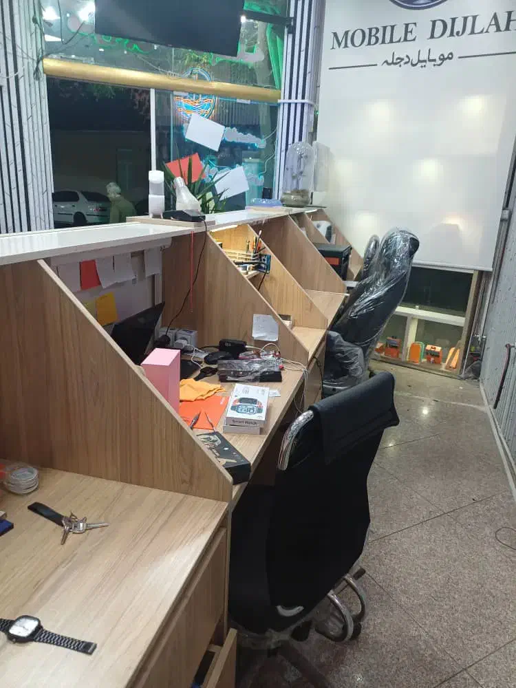 ویترین وکارنتر به همراه کشو سه طبقه درحد نو|بوفه، ویترین، کنسول|تهران, میدان ولیعصر|دیوار