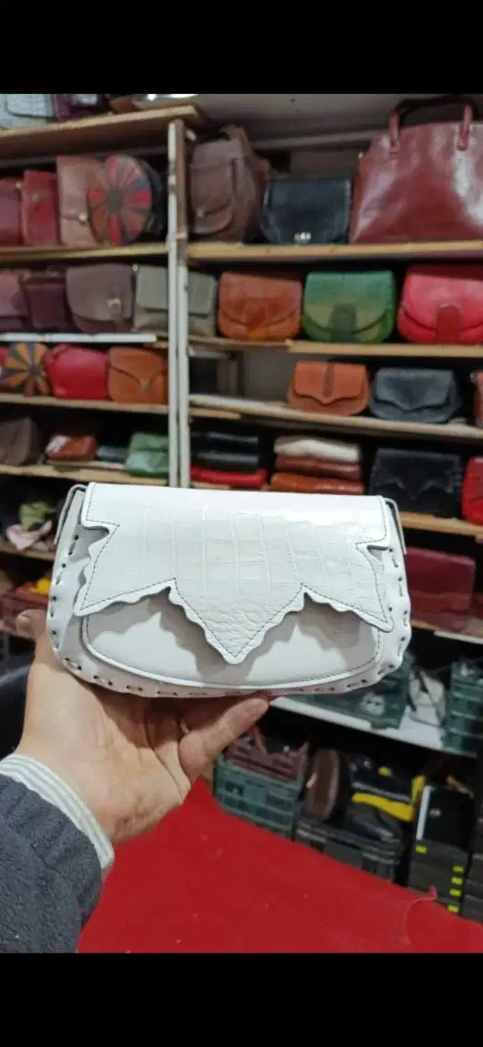 کیف در پروانه برگی چرم طبیعی|کیف، کفش، کمربند|اردبیل, |دیوار