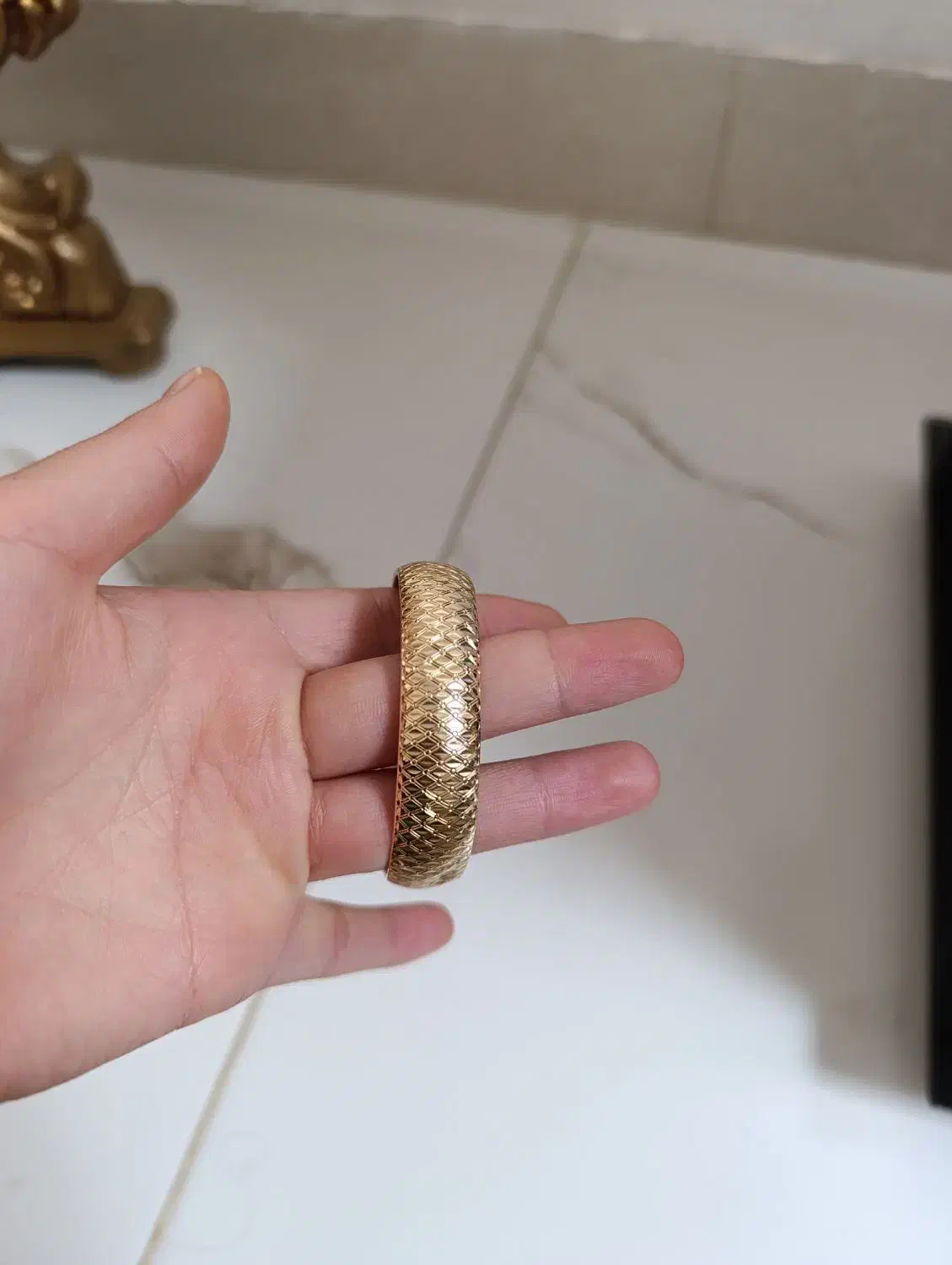 مقداری طلا|جواهرات|شیروان (خراسان), |دیوار