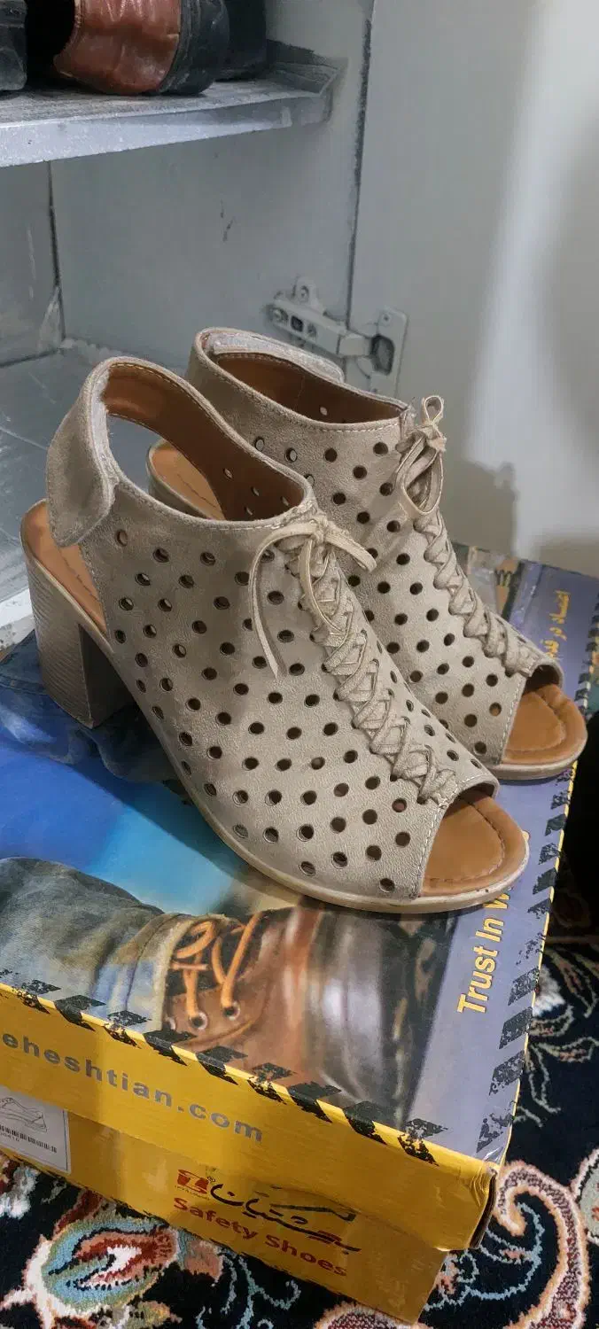 کفش|کیف، کفش، کمربند|خرم‌آباد, |دیوار