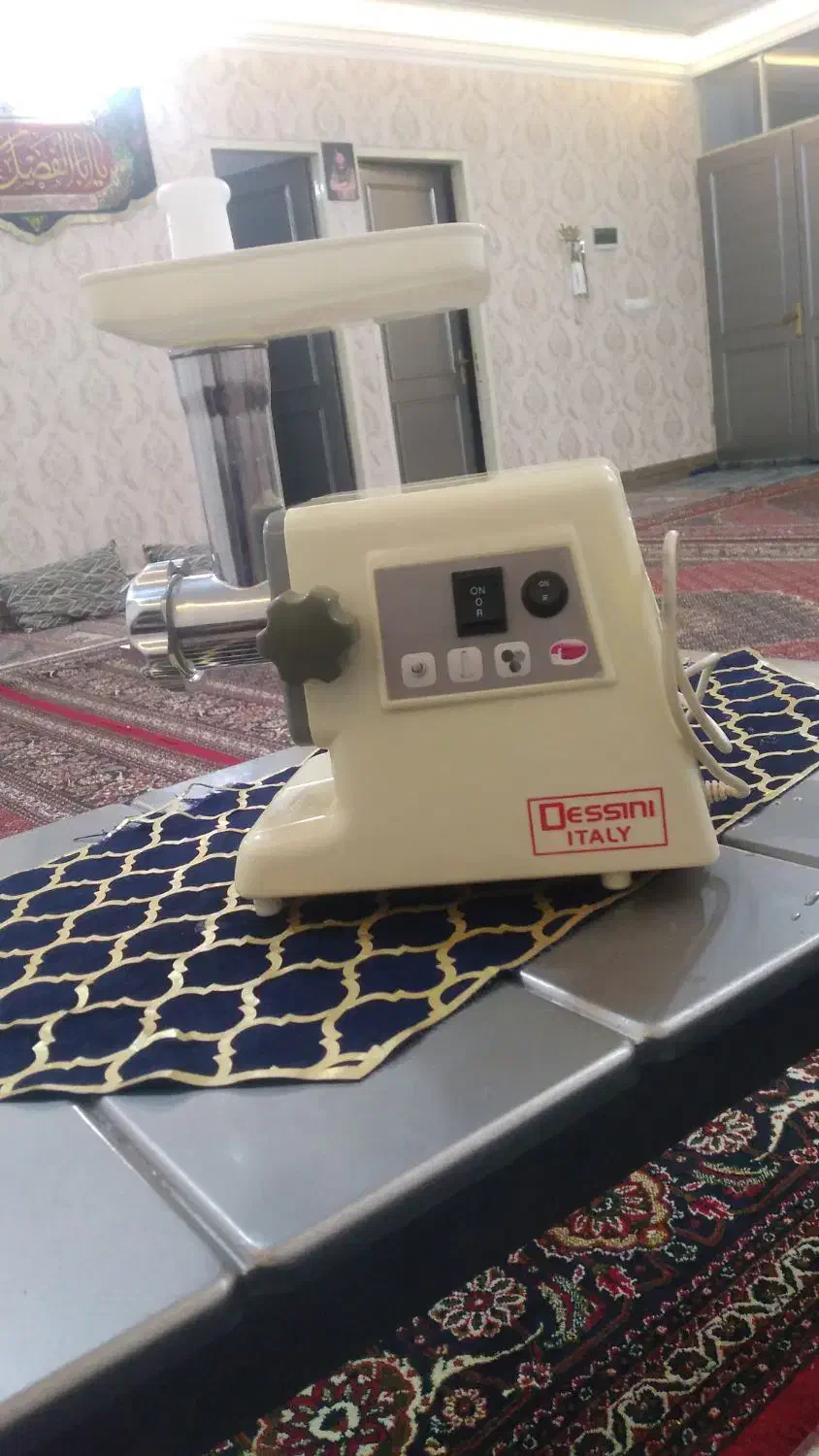 چرخ گوشت در حد|خردکن، آسیاب، غذاساز|بروجرد, |دیوار