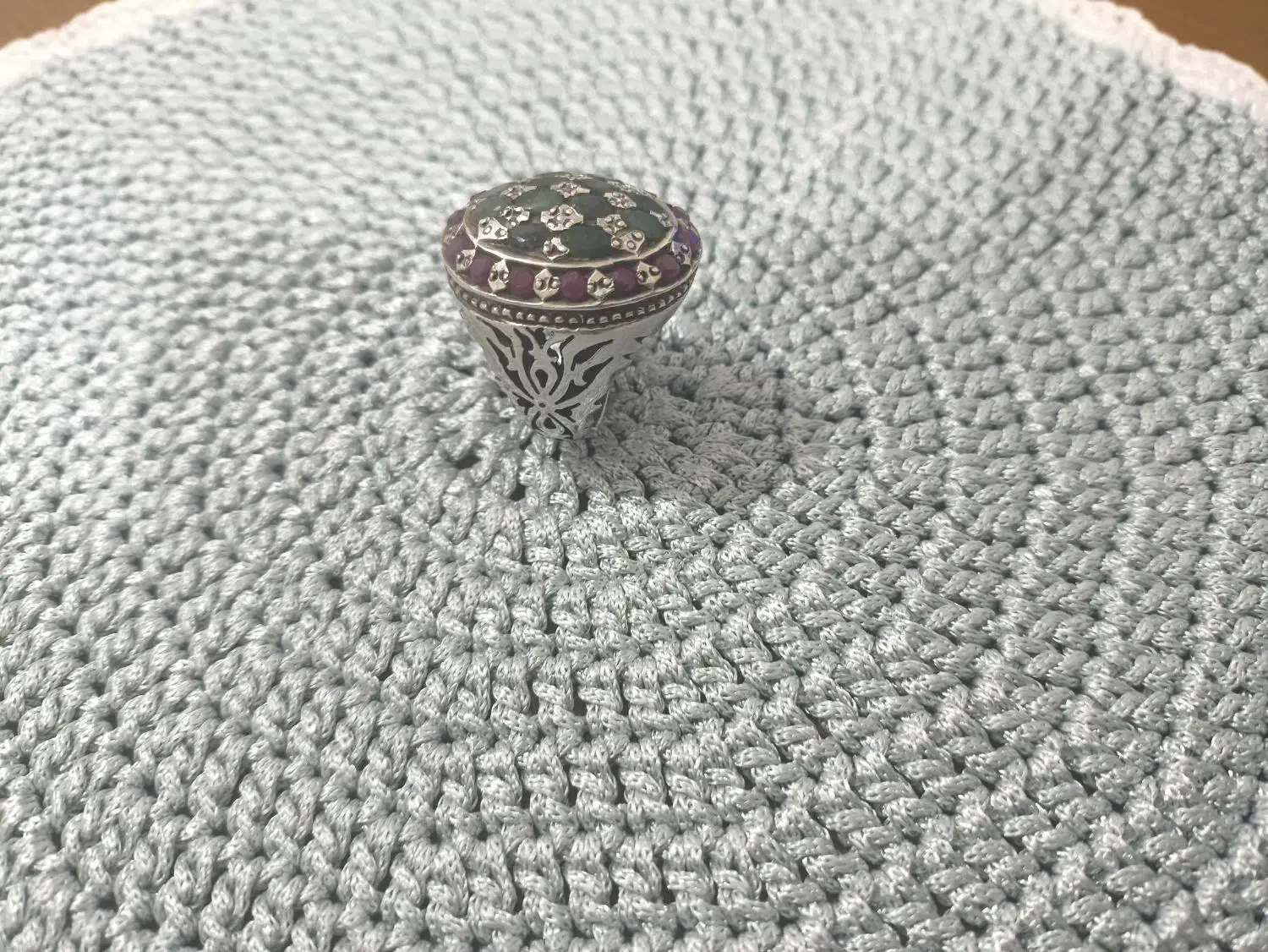 انگشتر نقره دستساز با نگین زمرد و یاقوت سرخ|جواهرات|بندرعباس, |دیوار