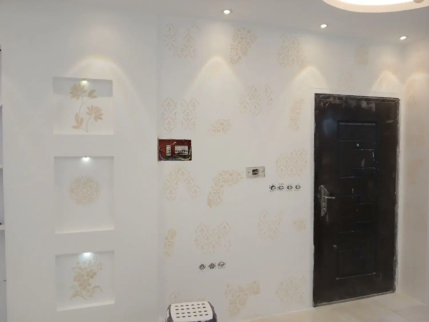 نقاشی ساختمان رنگ روغنی پلاستیک و اکرولیک|خدمات پیشه و مهارت|قزوین, |دیوار