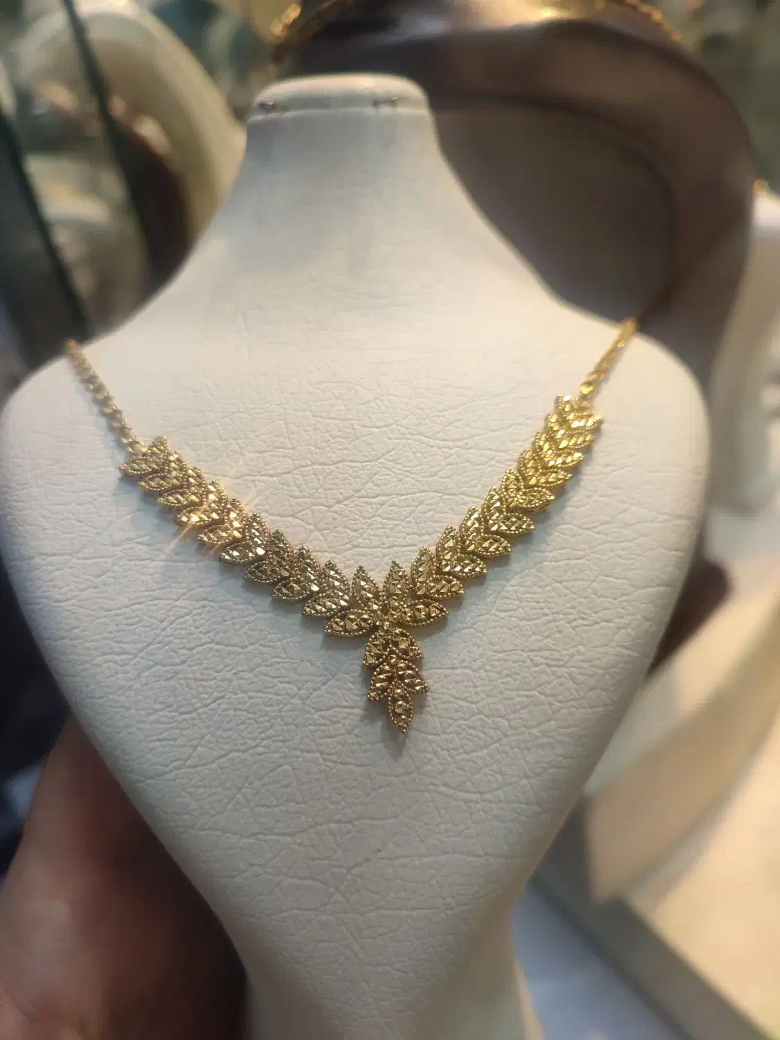 گردنی تراش|جواهرات|ارومیه, |دیوار