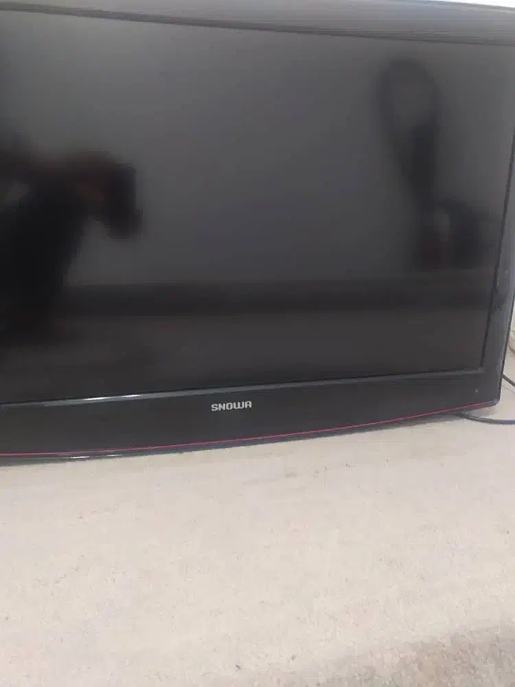 تلویزیون 37 اینچ اسنوا و گیرنده دیجیتال|تلویزیون و پروژکتور|لاهیجان, انقلاب|دیوار