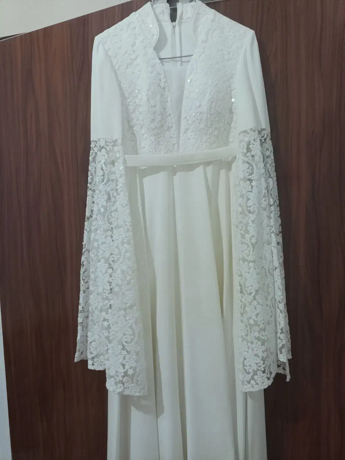 پیراهن مجلسی|لباس|رشت, حمیدیان|دیوار