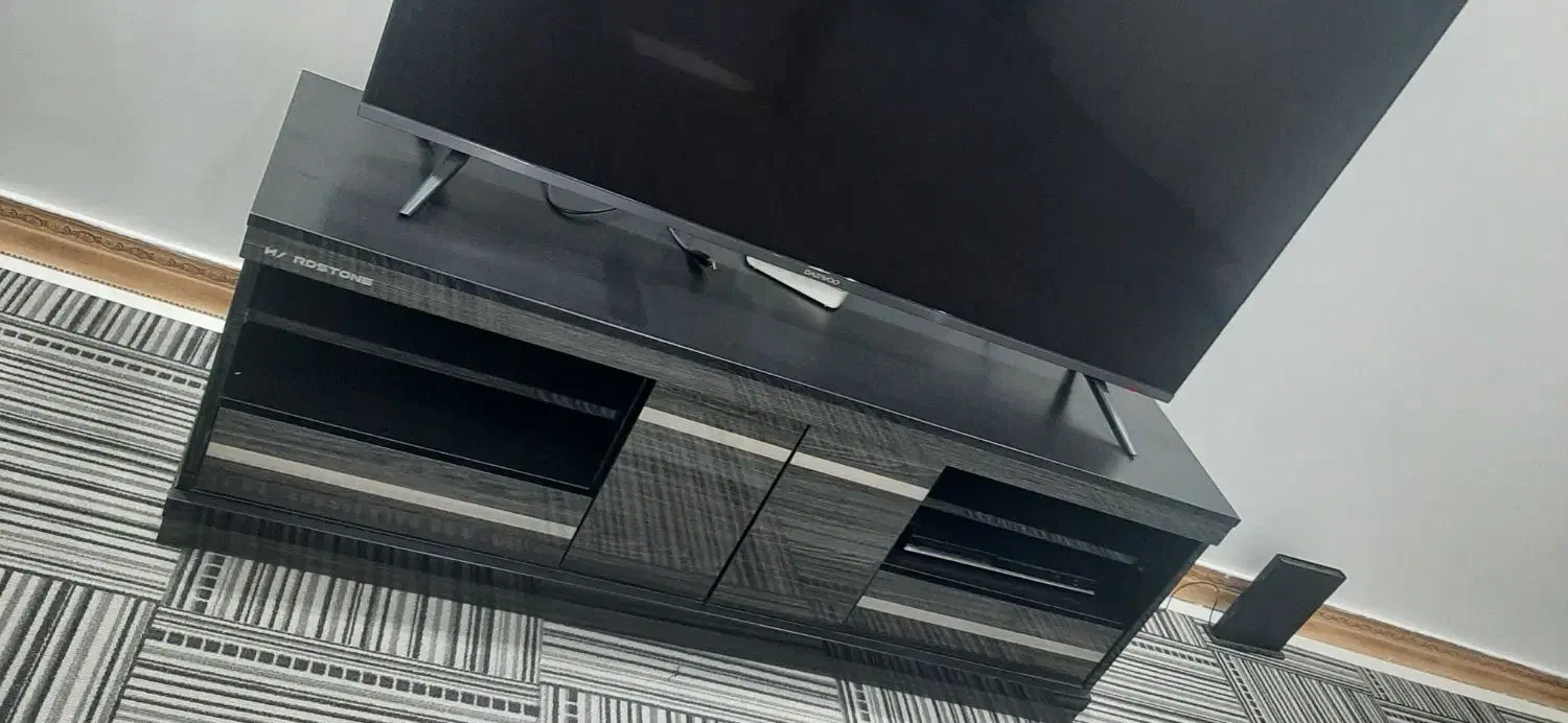 میز تلوزیون در حدنو بدون خطوخش|میز تلویزیون|مشگین شهر, |دیوار