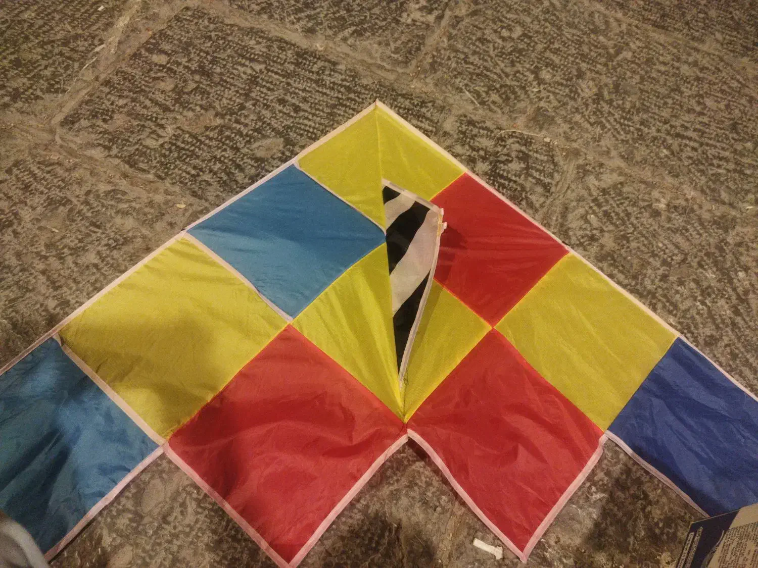 بادبادک نقش جهان|اسباب‌‌بازی|اصفهان, سرتاوه|دیوار