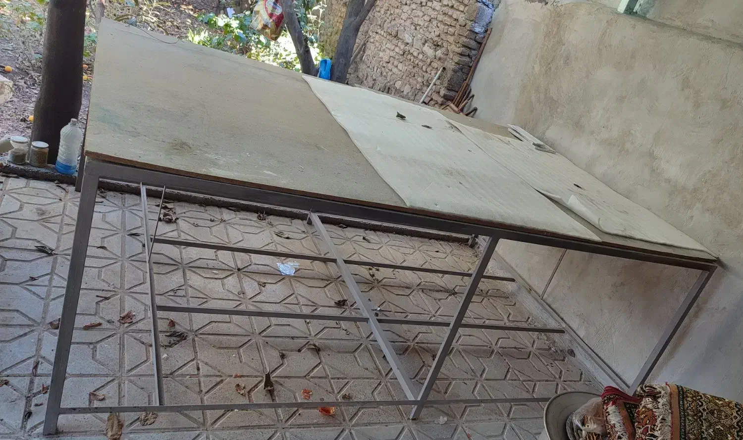 میز آهنی|دفتر کار|مینودشت, |دیوار