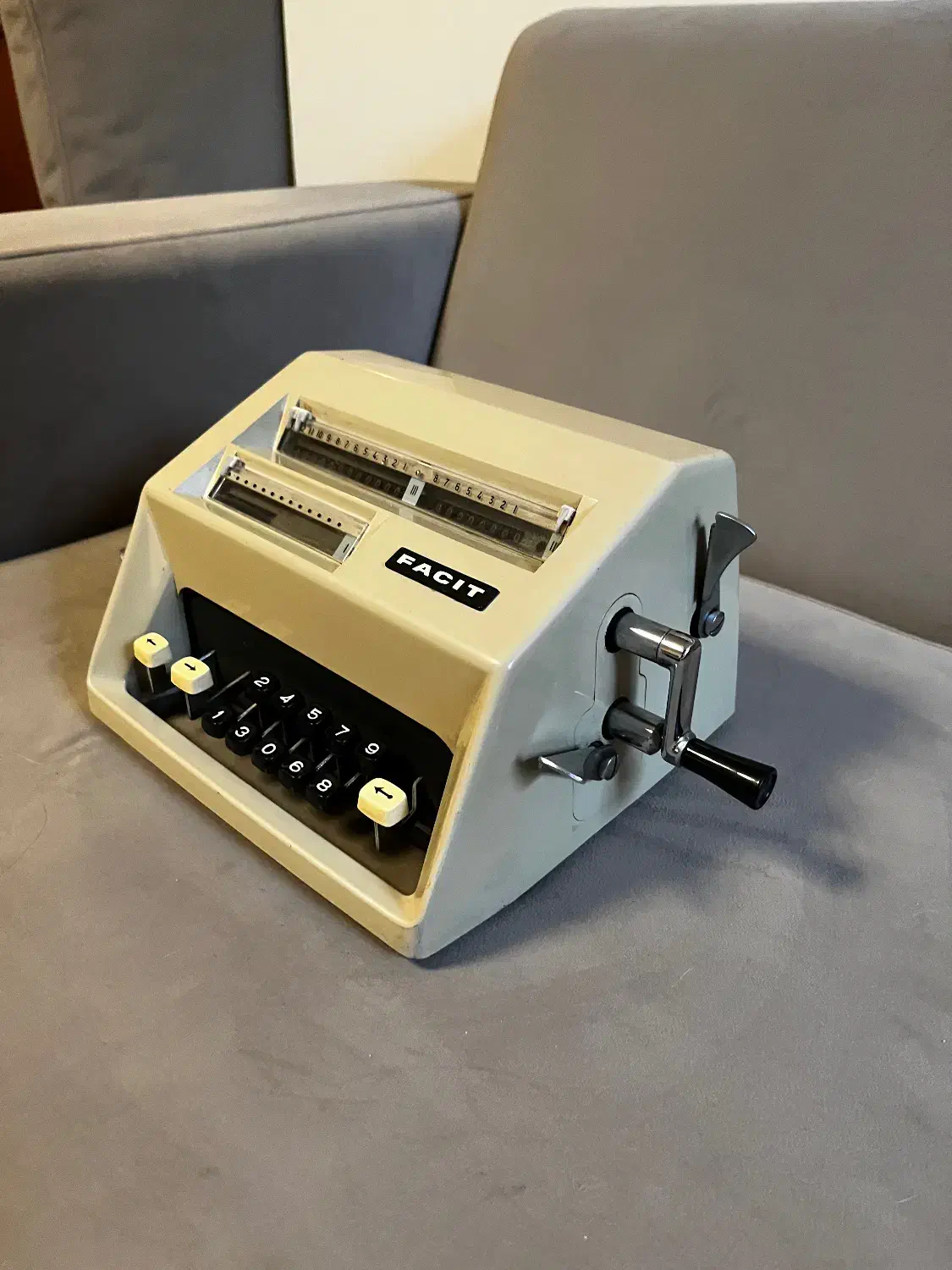 ماشین حساب قدیمی facit|کلکسیون و سرگرمی|تهران, دبستان|دیوار