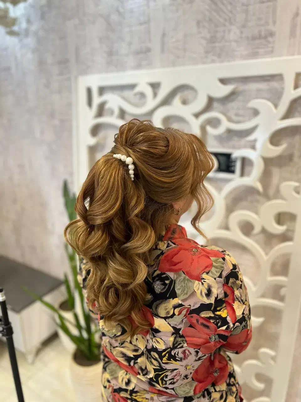 شنیون ومیکاپ باتخفیف ۷۰ درصدی ۴۰۰ تومن هردوباهم|خدمات آرایشگری و زیبایی|قزوین, |دیوار