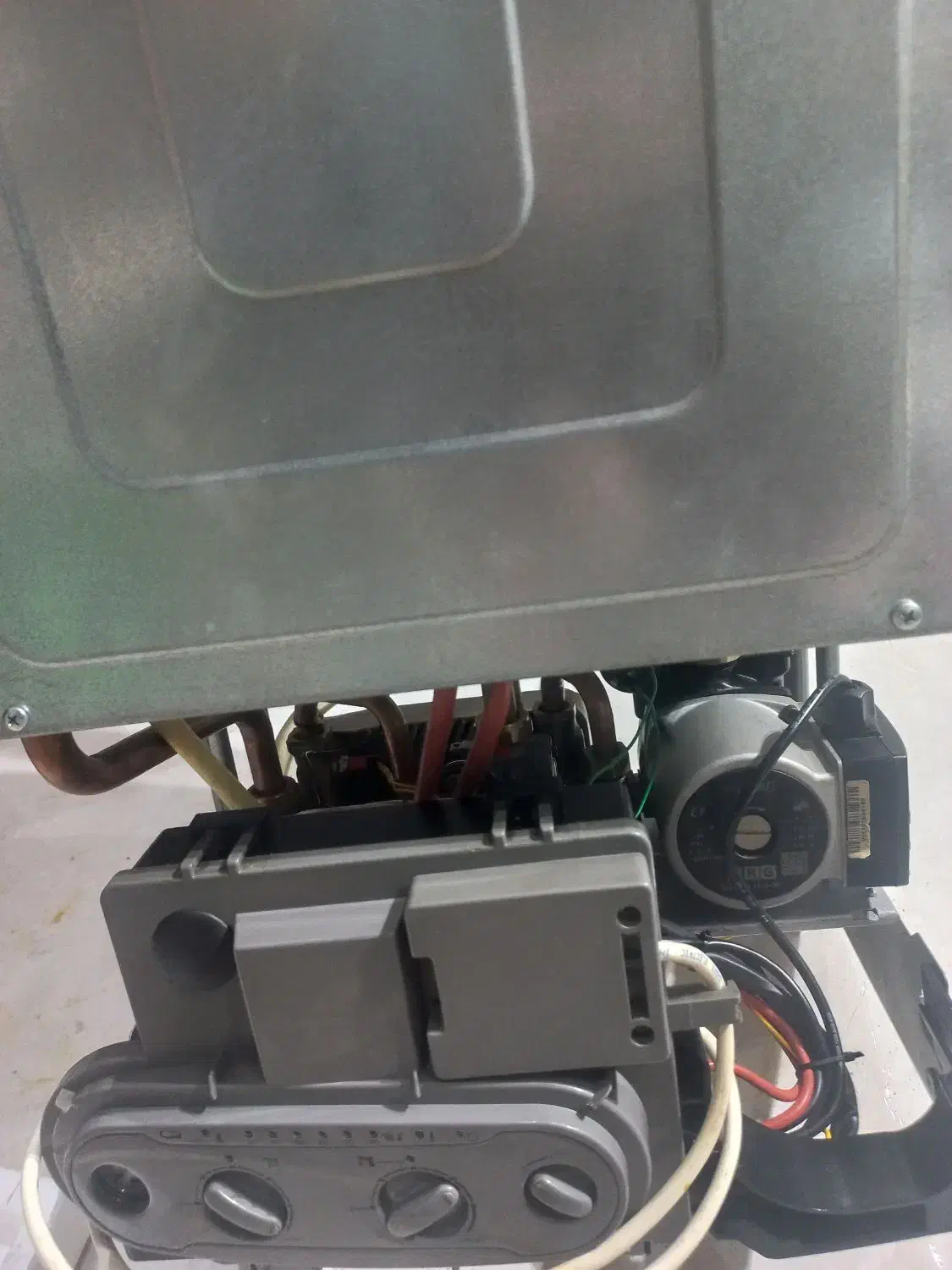 شاگرد مبتدی برای کار تعمیرات ابگرمکن پکیج و غیره|استخدام صنعتی، فنی، مهندسی|بجنورد, |دیوار