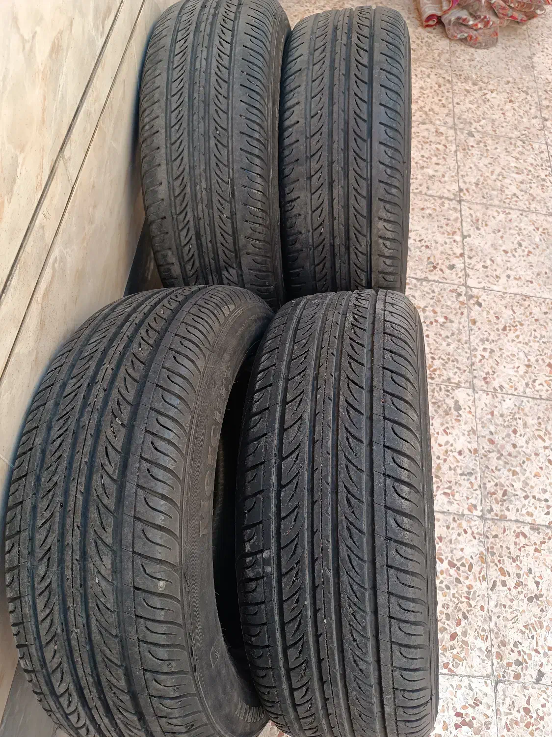 چهار عدد لاستیک چهار عدد قالپاق|قطعات یدکی و لوازم جانبی|اهواز, شریعتی جنوبی|دیوار