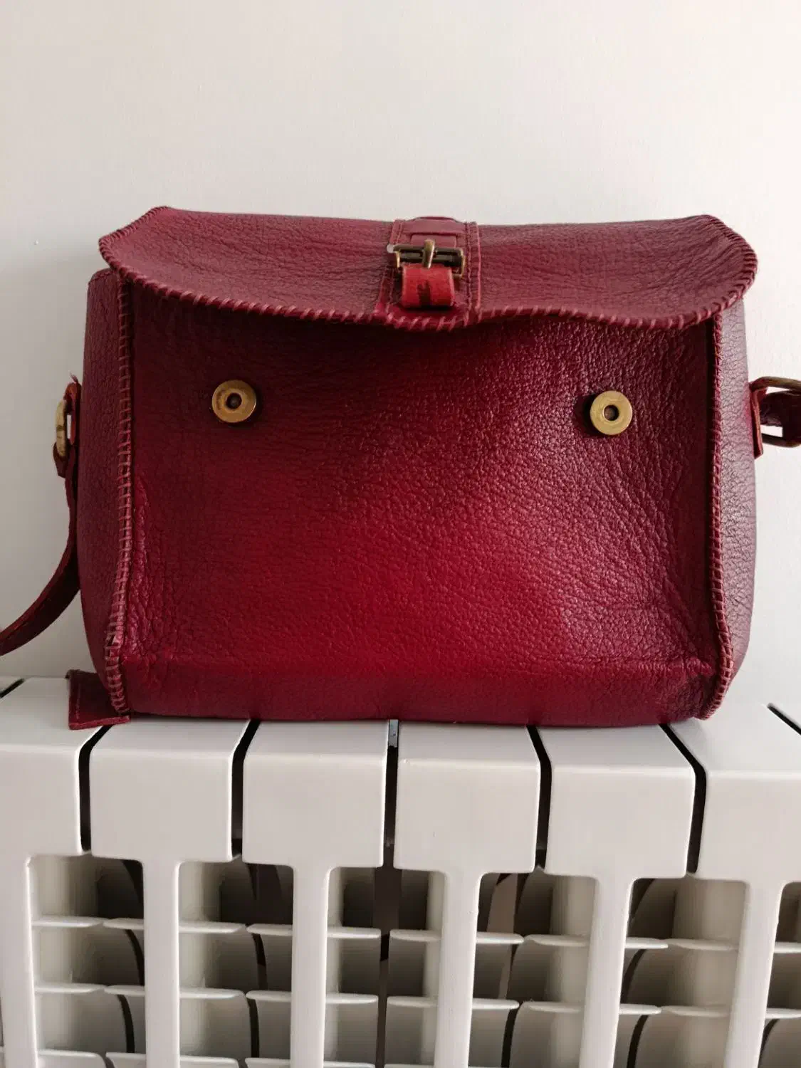 کیف چرمی|کیف، کفش، کمربند|اشتهارد, |دیوار