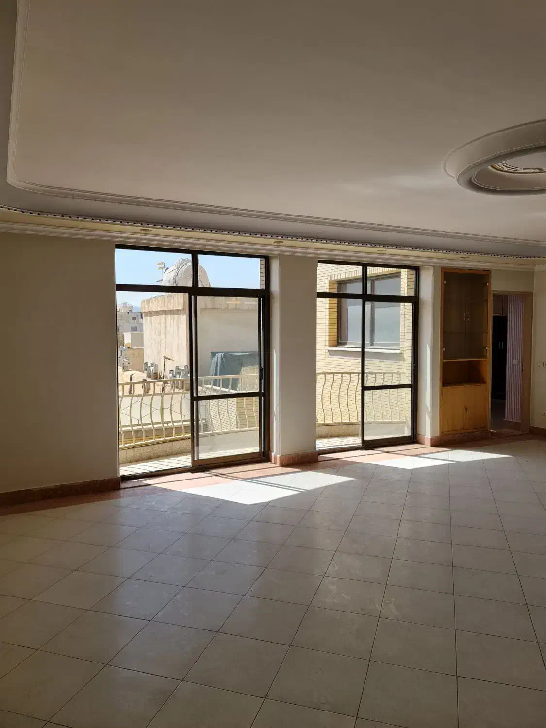 آپارتمان۱واحدی ۳طرف نور۱۴۳متر خ کاشانی(اقساطی)|فروش آپارتمان|اصفهان, جوزدان الیادران|دیوار