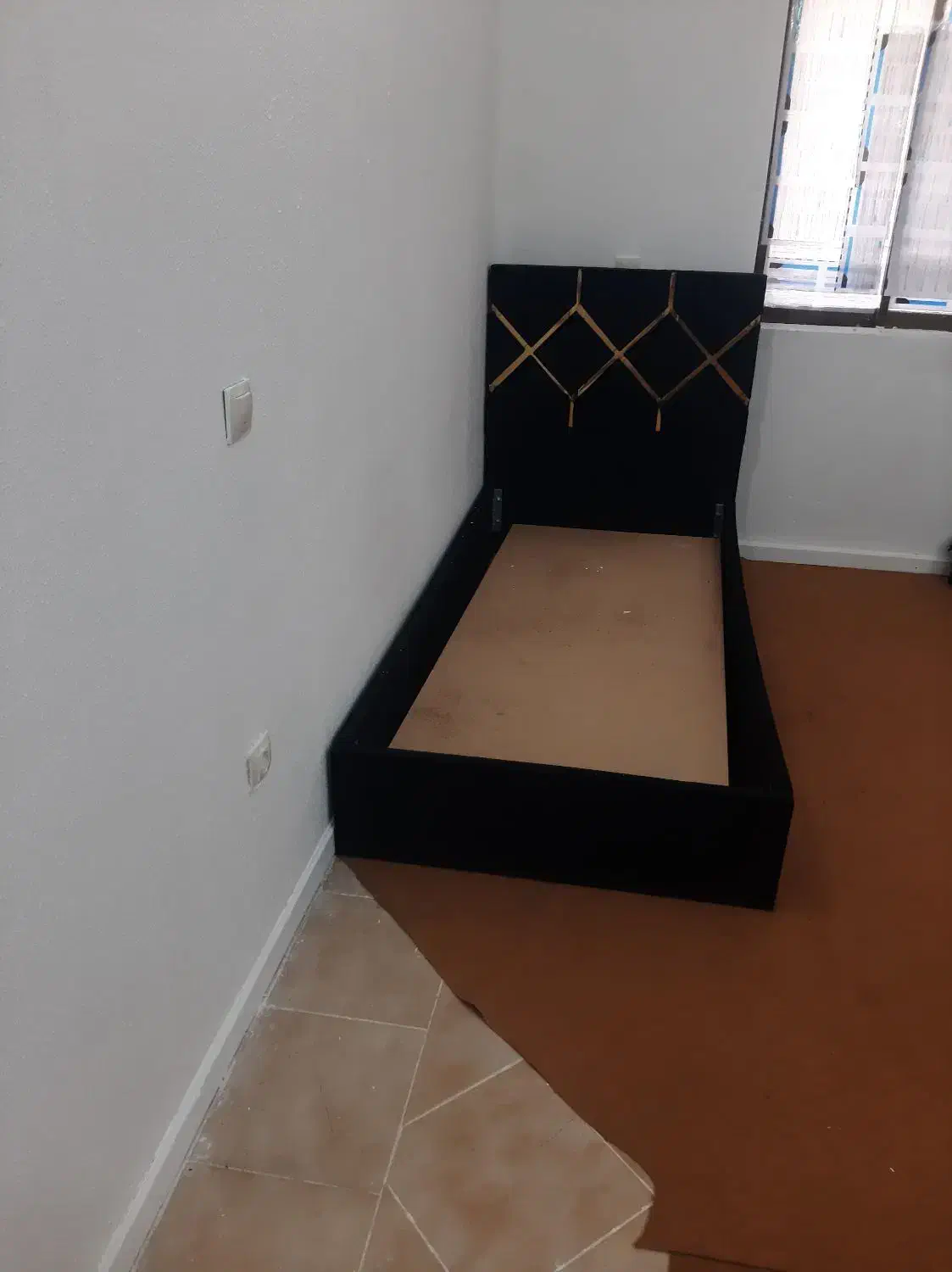 تخت یک نفره|تخت و سرویس خواب|قشم, |دیوار