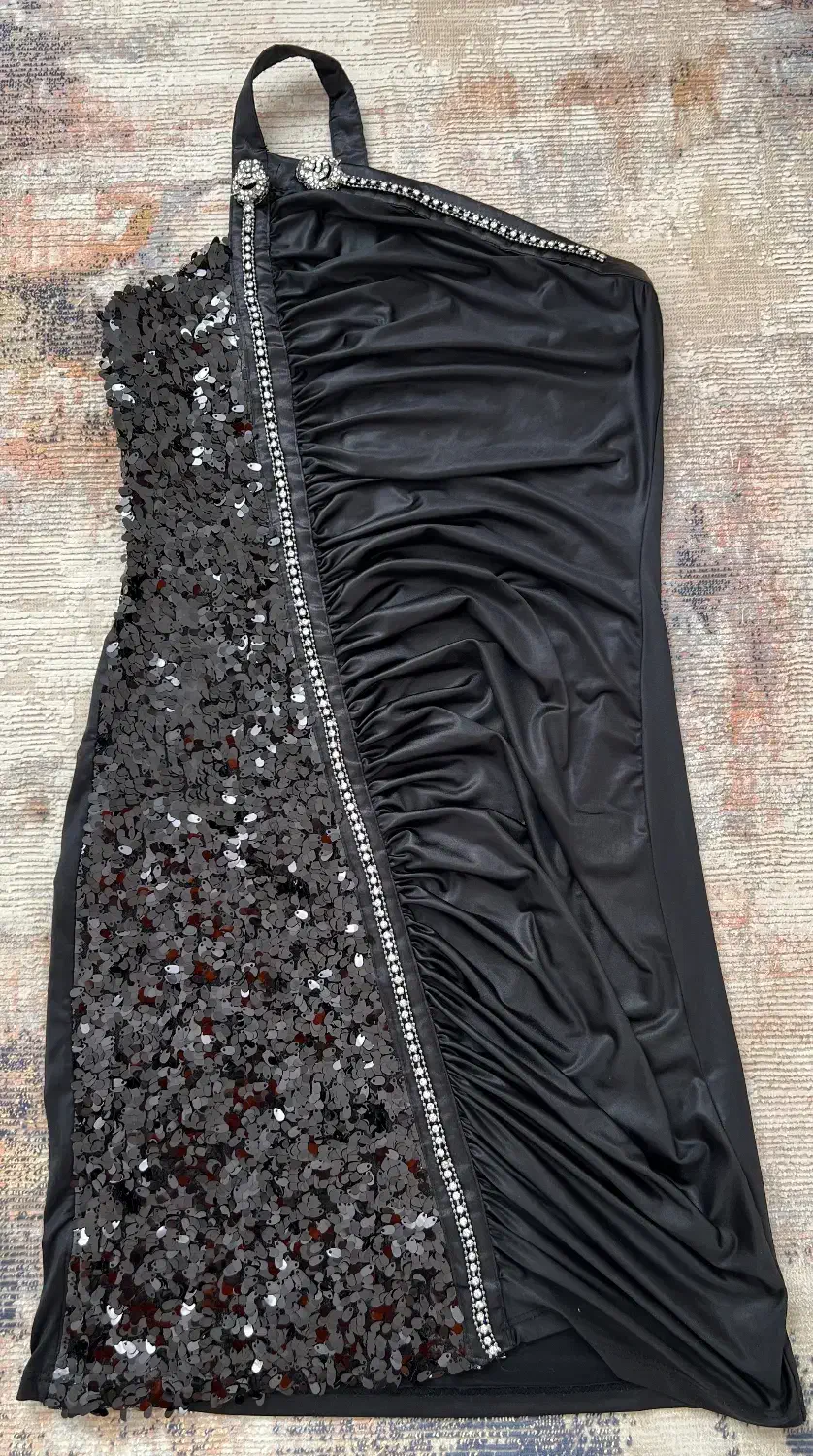 حراج لباس مجلسی خارجی ۲۰۰ هزار تومان|حراج|تهران, صد دستگاه|دیوار