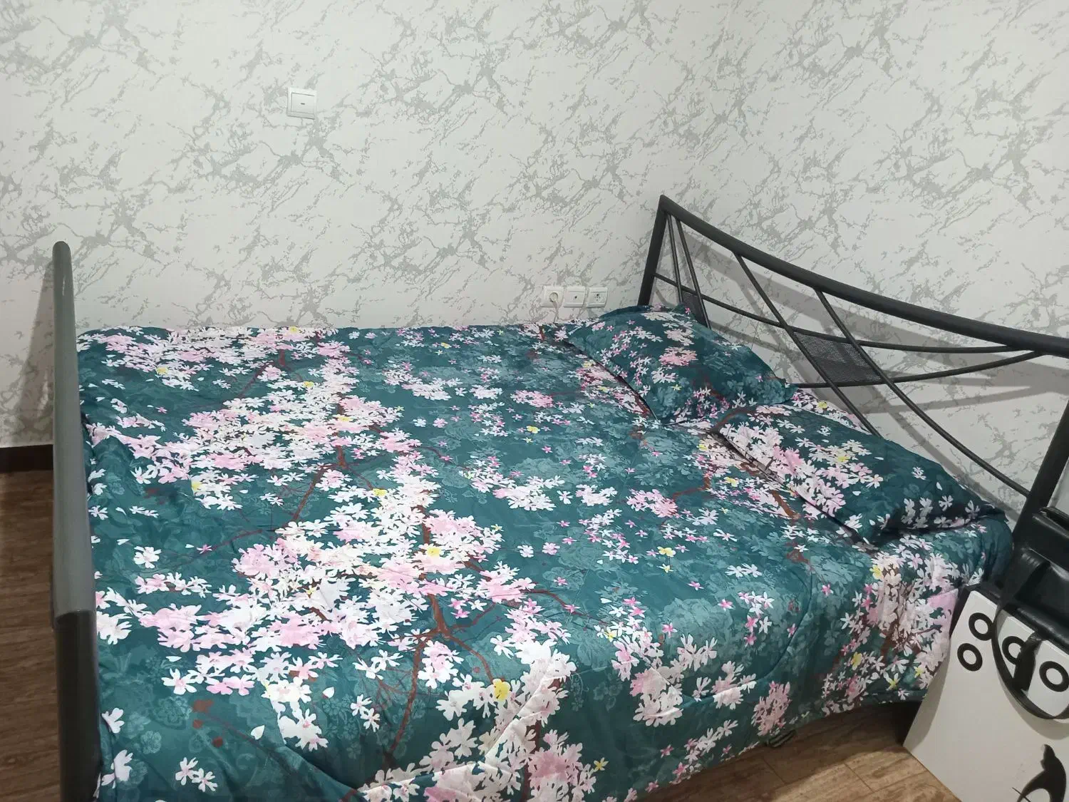 مبل دو نفره|تخت و سرویس خواب|اندیشه, شهرک کوثر|دیوار