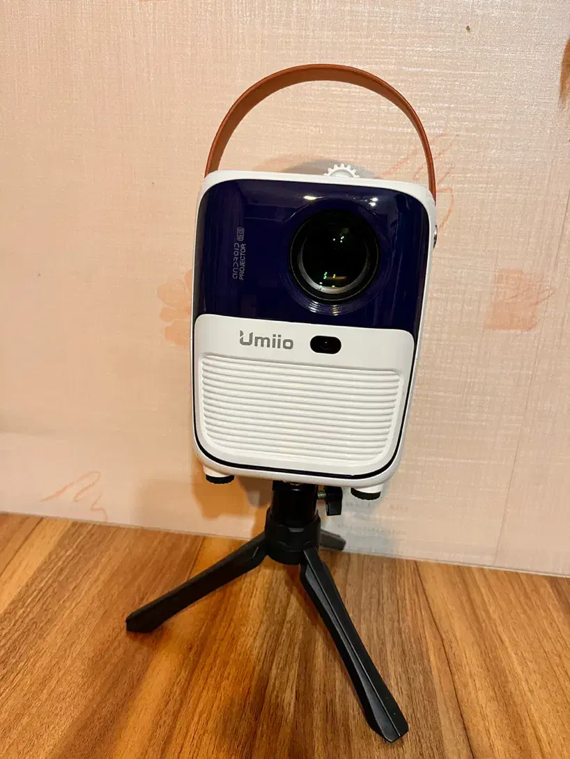 ویدیو پروژکتور یومیو مدل q2|تلویزیون و پروژکتور|تهران, صادقیه|دیوار