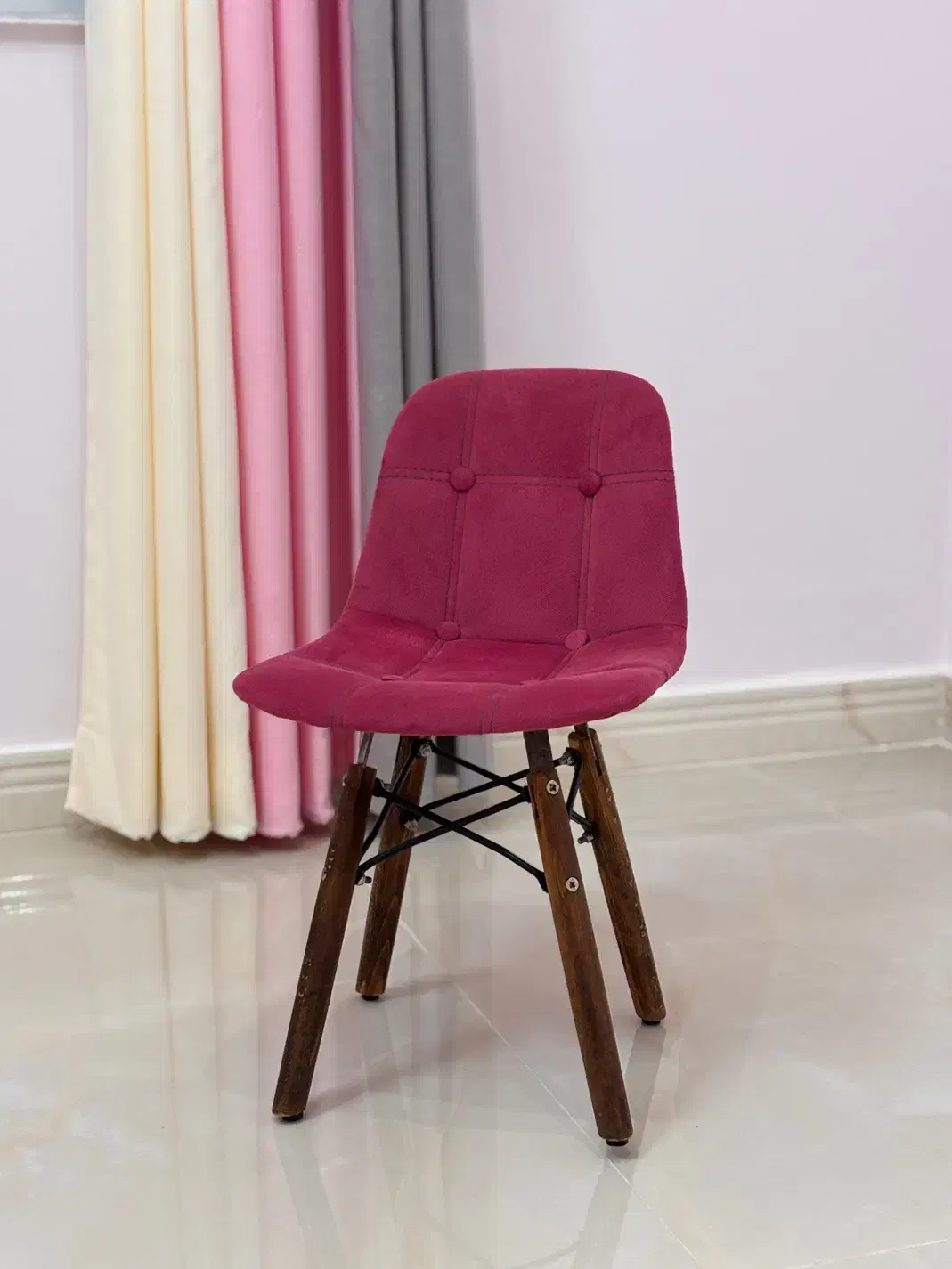 صندلی کودک صورتی|تخت و صندلی بچه|شفت, |دیوار