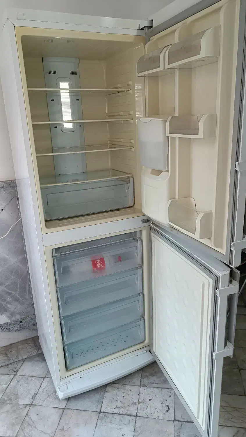 یخچال فریزر دیچیتالی بدون برفک در حد نونو|یخچال و فریزر|مشهد, شهرک امام هادی (شهرک غرب)|دیوار