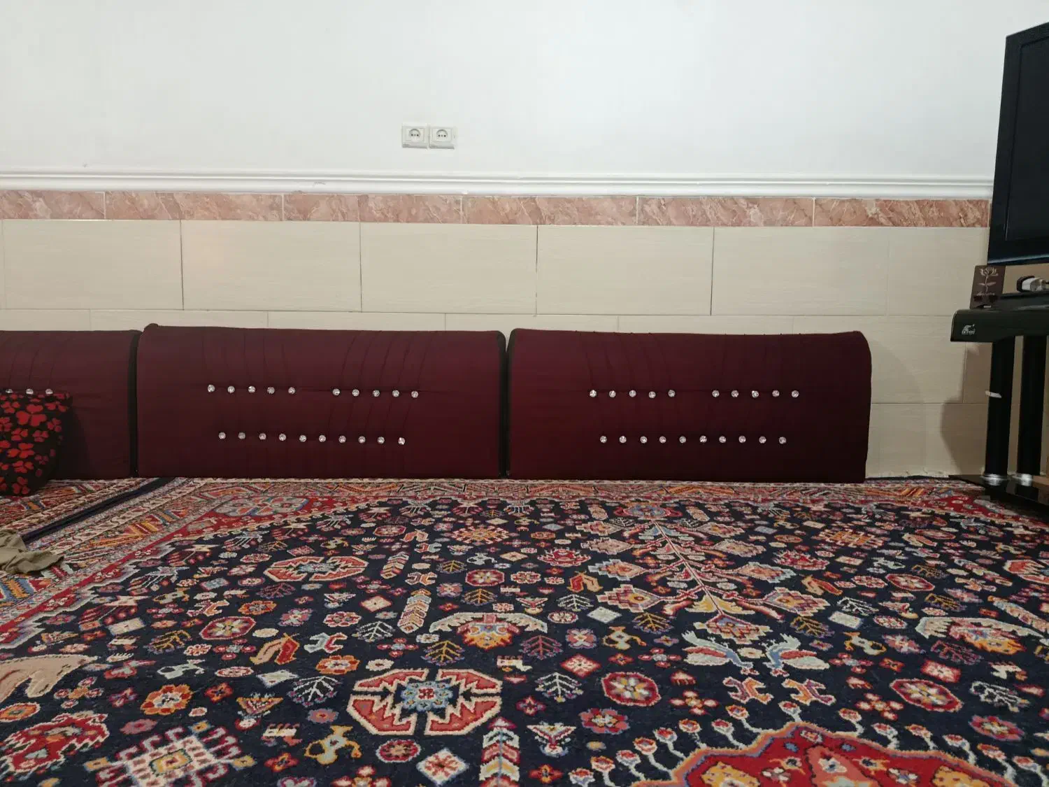 فرش پشتی گلیم|فرش|برازجان, |دیوار