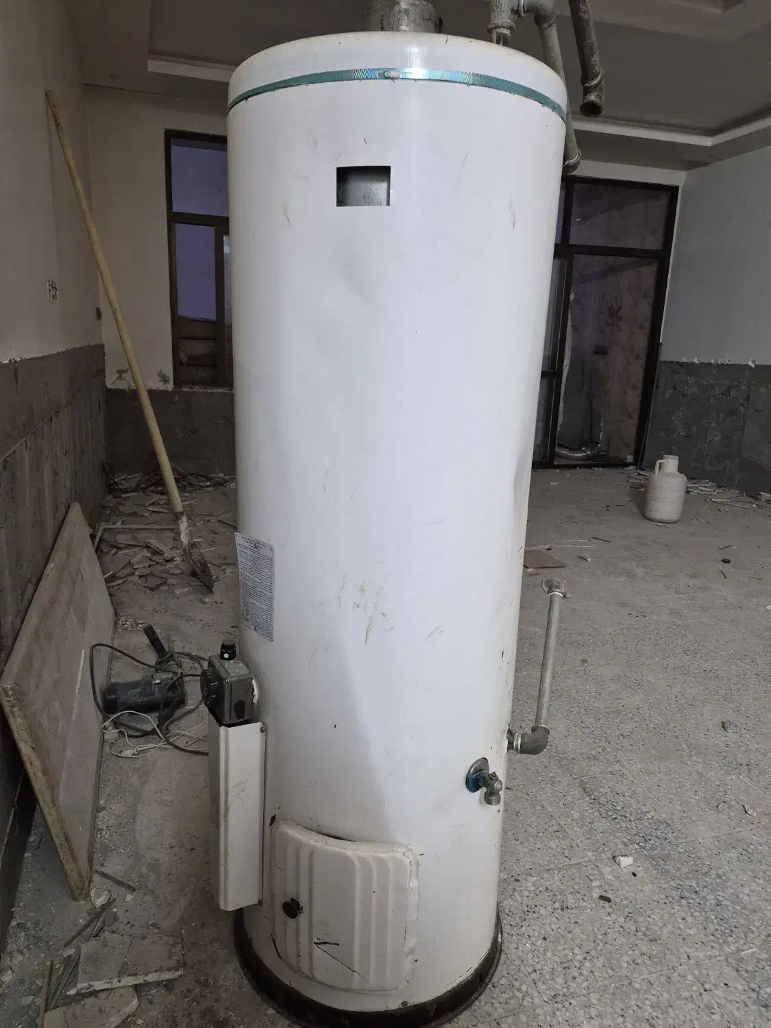 آبگرمکن مخزنی|آبگرمکن، پکیج، شوفاژ|اصفهان, فروردین|دیوار