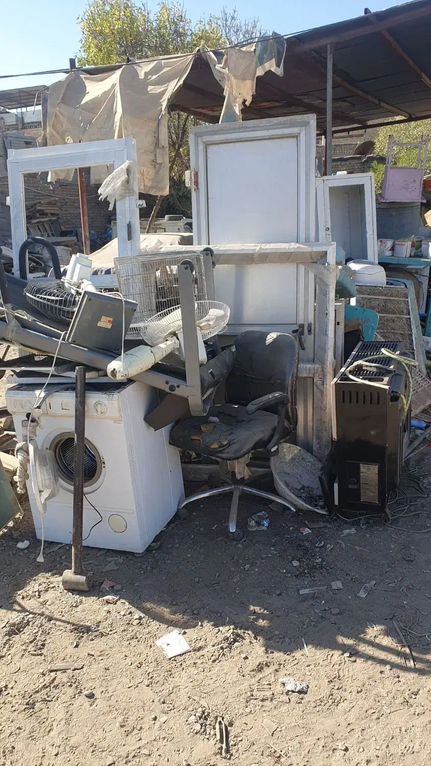 خ درب پنجره آلومینیوم مس شیرآلات|عمده‌فروشی|مشهد, شاهد (شهرک غرب)|دیوار