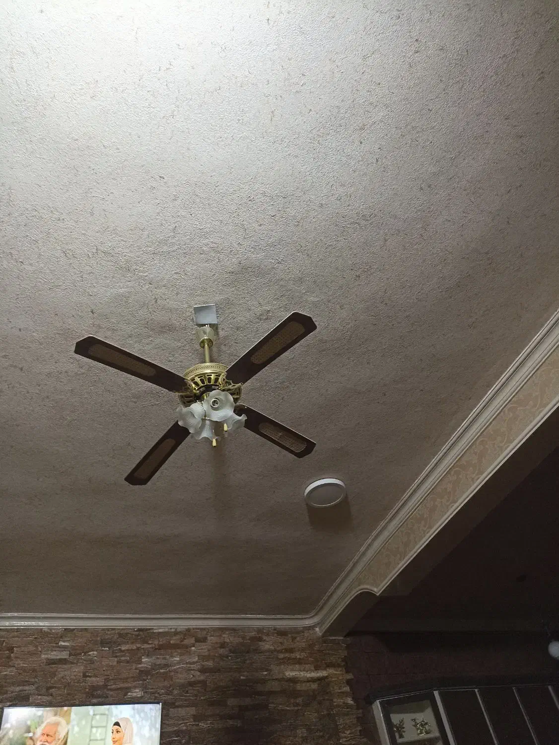 پنکه لوستر دار|پنکه و تصفیه‌کنندهٔ هوا|برازجان, |دیوار