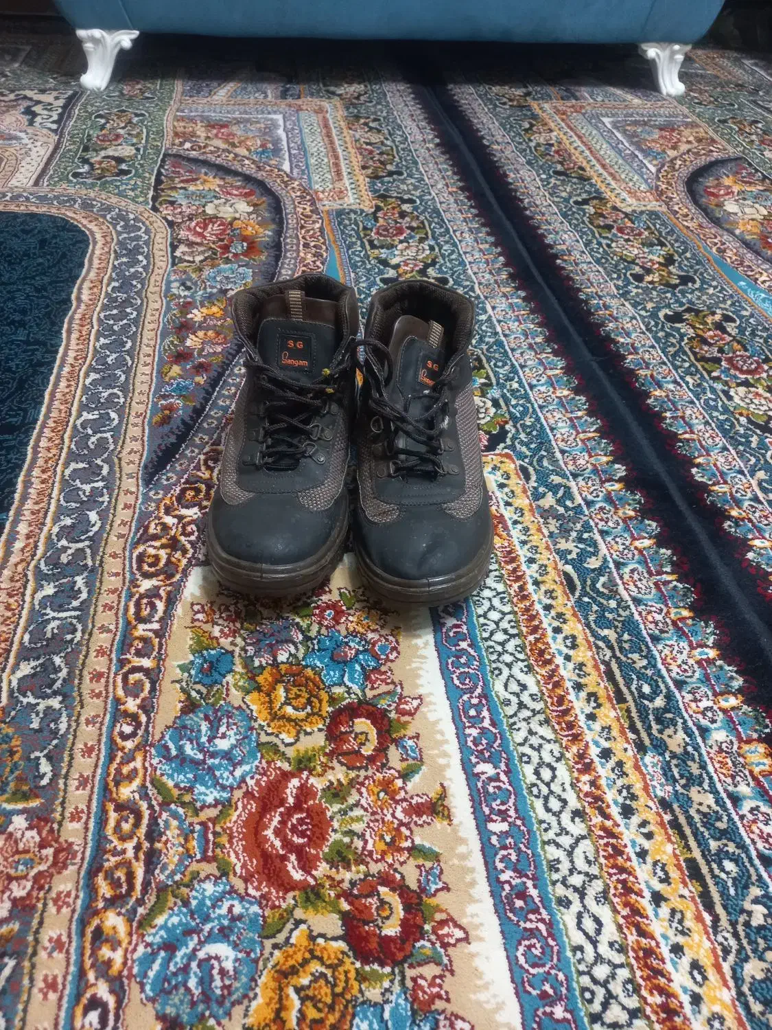 کفش|کیف، کفش، کمربند|نیشابور, بنیاد شهید|دیوار