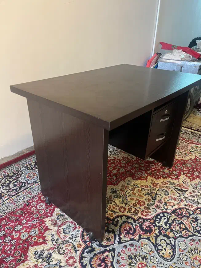 میز دخل یا تحریر با ۲کشو|مبلمان اداری|دامغان, |دیوار
