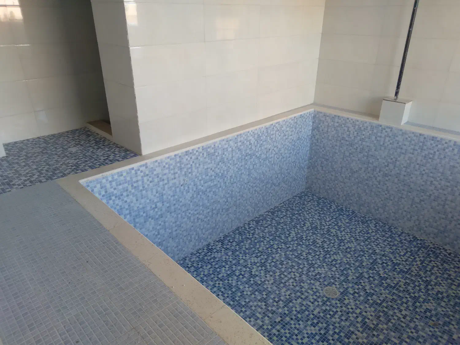 سنگ کاری پله کاشی و سرامیک مزایک تماس|خدمات پیشه و مهارت|کیاشهر, |دیوار