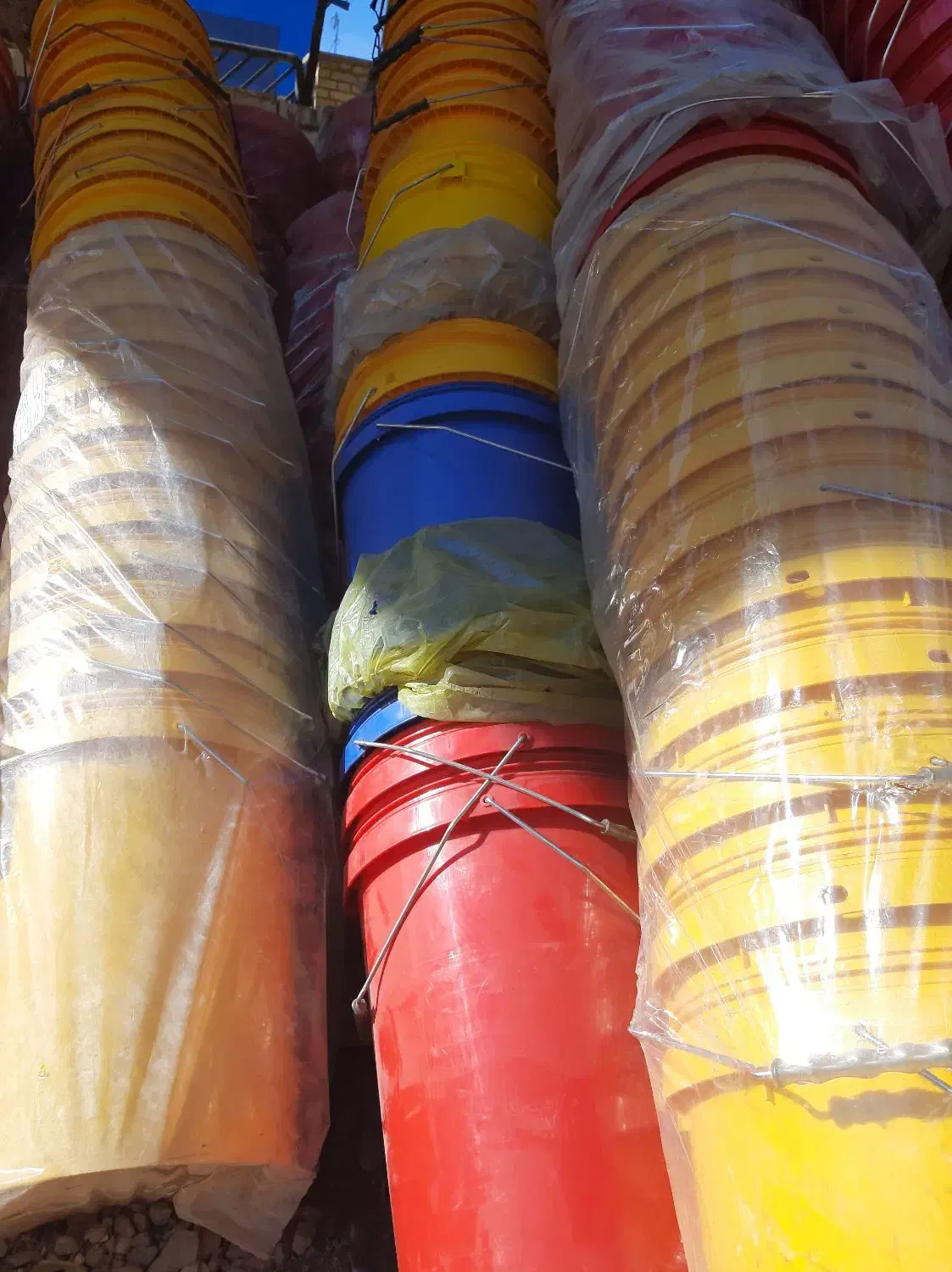 سطل نو سه رنگ|ظروف نگهدارنده، پلاستیکی، یک‌بارمصرف|اشتهارد, |دیوار