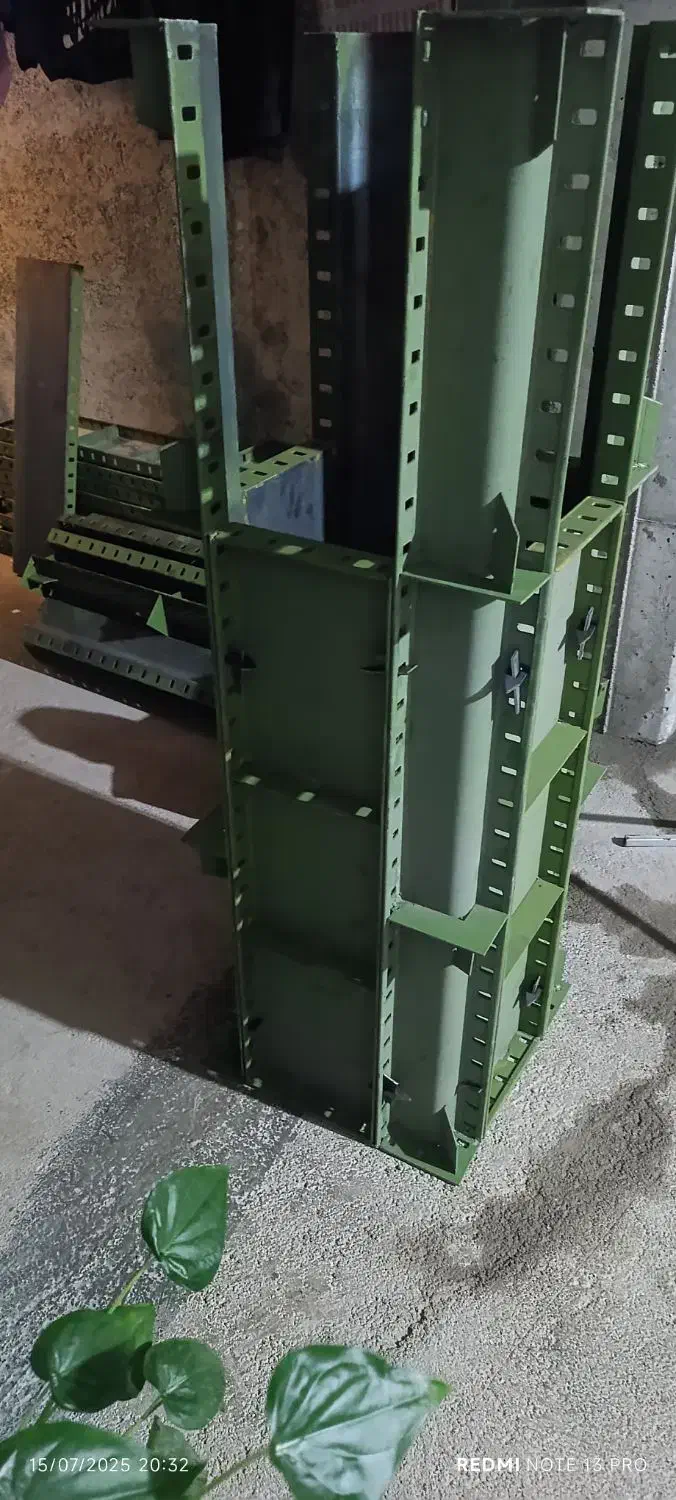 قالب ستون 40*40ارتفاع 3متری تو عکس مشخصه همه چی|مصالح و تجهیزات ساختمان|محمودآباد, |دیوار