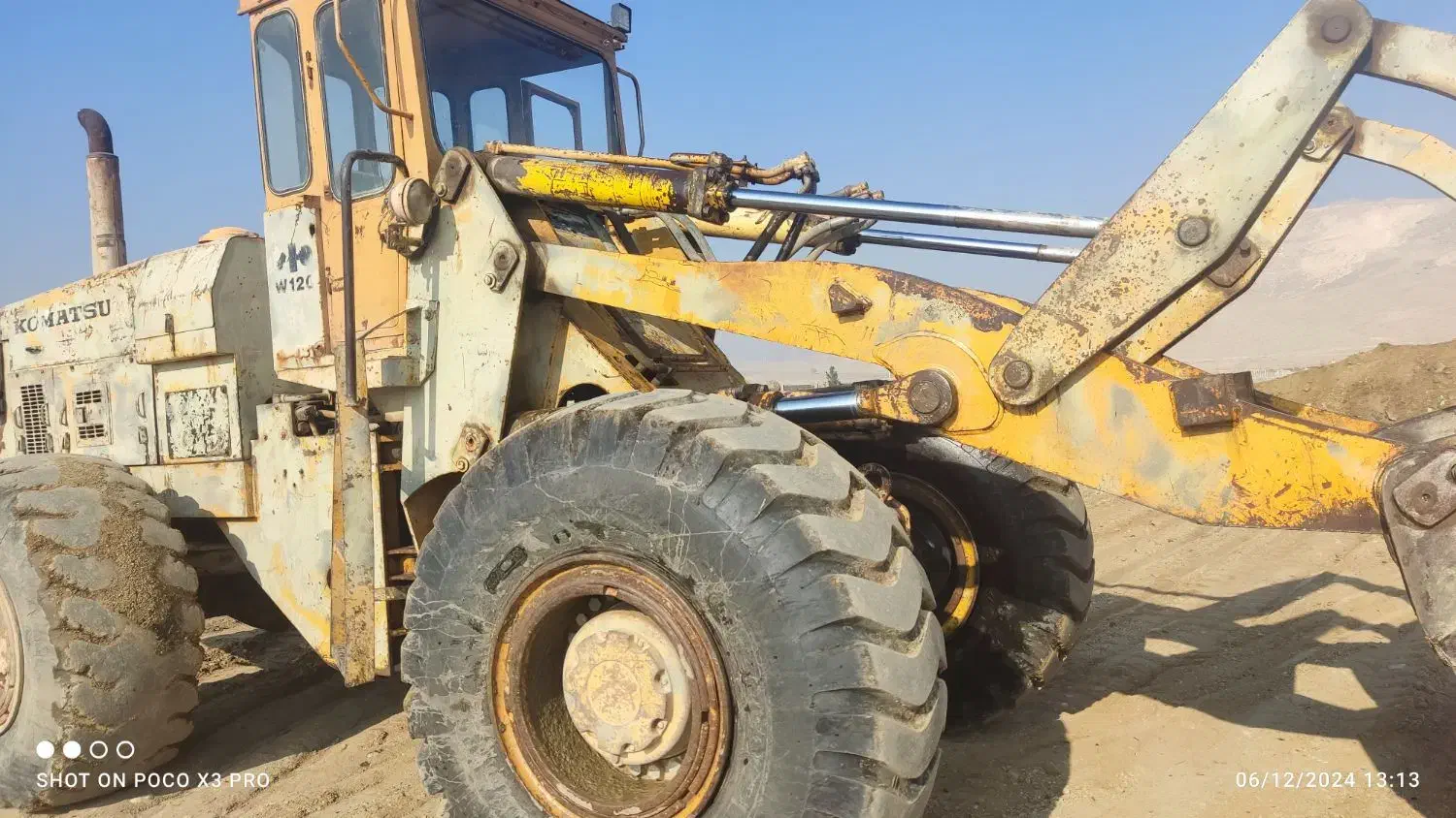 لودر کوماتسو ۱۲۰|خودرو سنگین|ارومیه, |دیوار