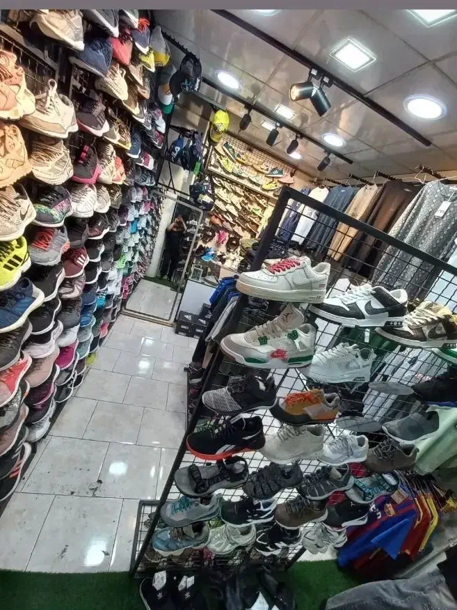 استند کتونی فلزی و توری ویترین کتونی و رگال|فروشگاه و مغازه|تهران, یافت آباد جنوبی|دیوار