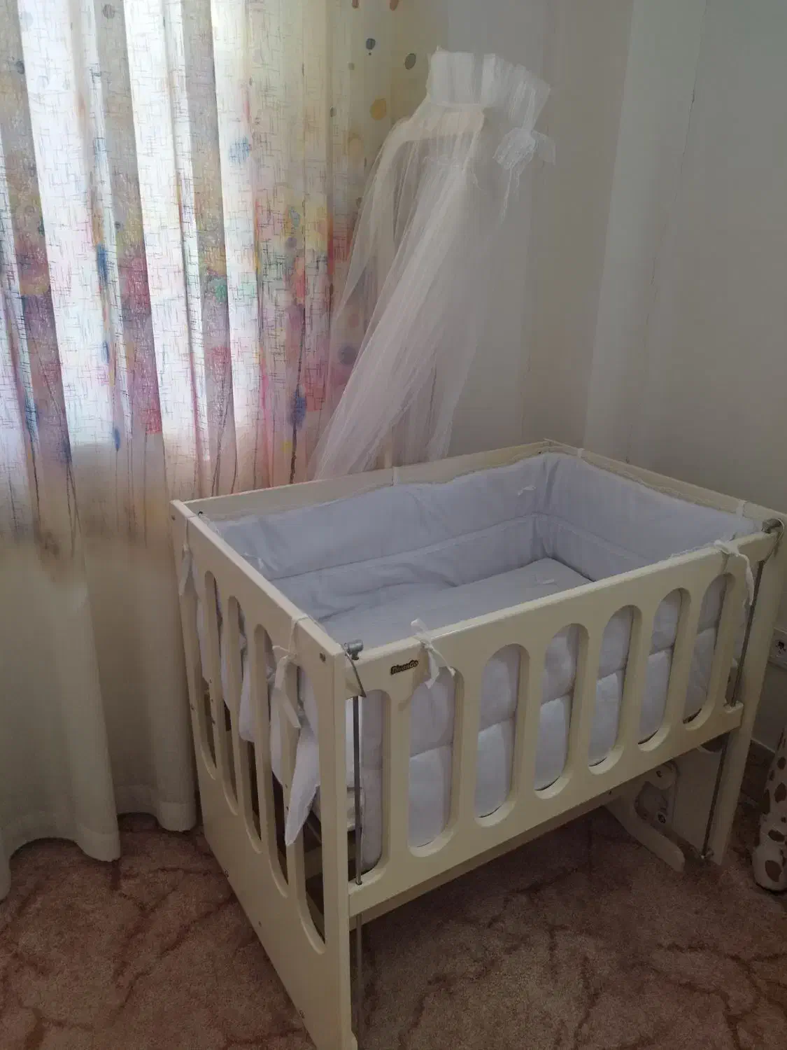 تخت کنار مادر و گهواره|تخت و صندلی بچه|مینودشت, |دیوار