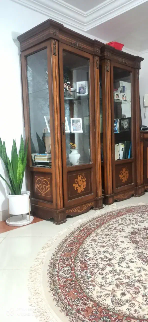 بوفه چوبی طبقات شیشه ای معرق کاری شده بسیار شیک|بوفه، ویترین، کنسول|رامسر, |دیوار