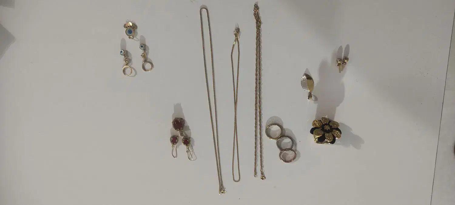 مقداری طلا ۲۰۰بالای تابلو|جواهرات|خرم‌آباد, |دیوار