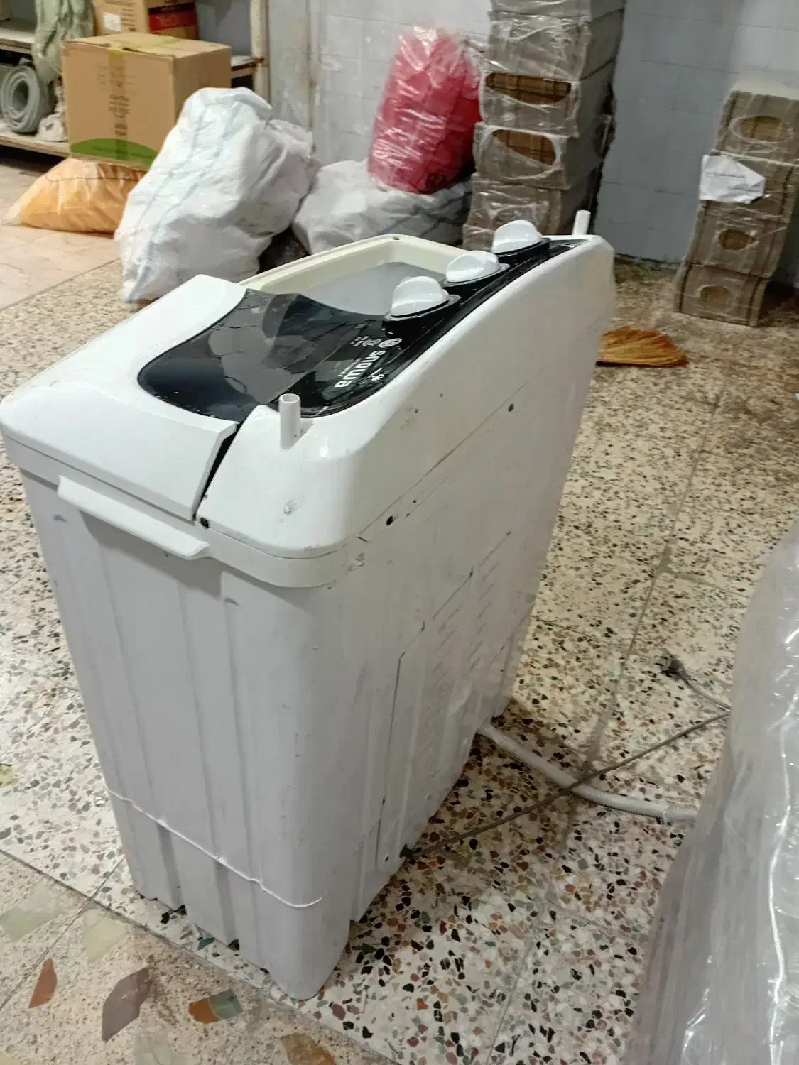 ماشین لباسشوئی و جارو برقی|ماشین لباسشویی و خشککن لباس|کرج, برغان|دیوار