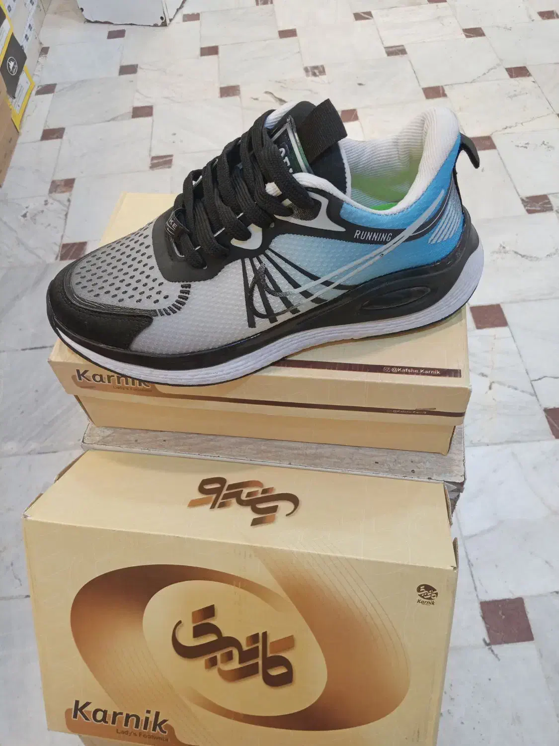 کتانی اورجینال درجه ۲ ویتنام با بارکد اصلی|کیف، کفش، کمربند|اردبیل, |دیوار