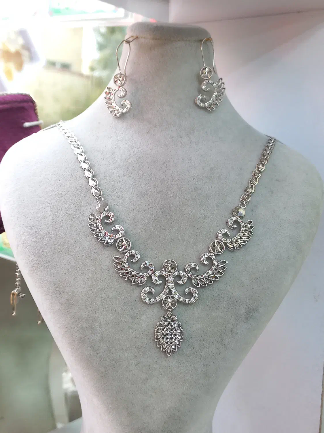 طلا گردنی و گوشواره تراشخور(بدون اجرت)|جواهرات|تبریز, |دیوار