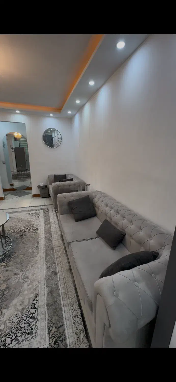 مبل ۷ نفره چستر|مبلمان خانگی و میز عسلی|لاهیجان, کوی خزر|دیوار