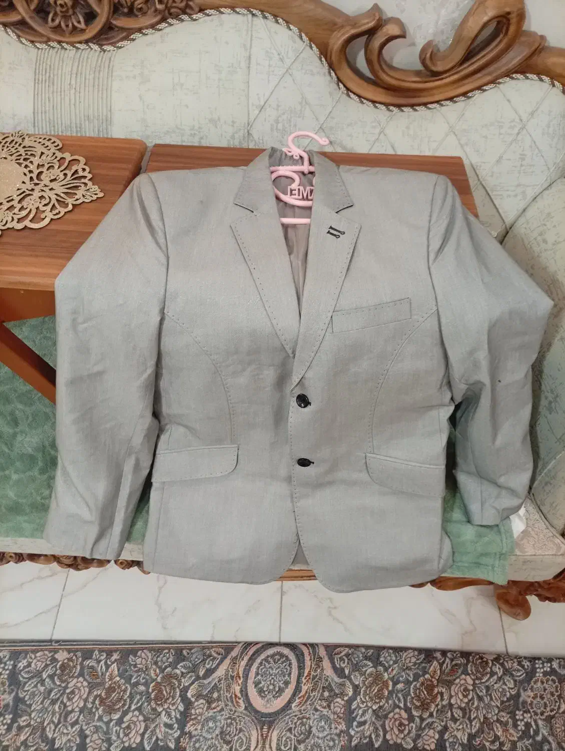 لباس|لباس|برخوار, |دیوار